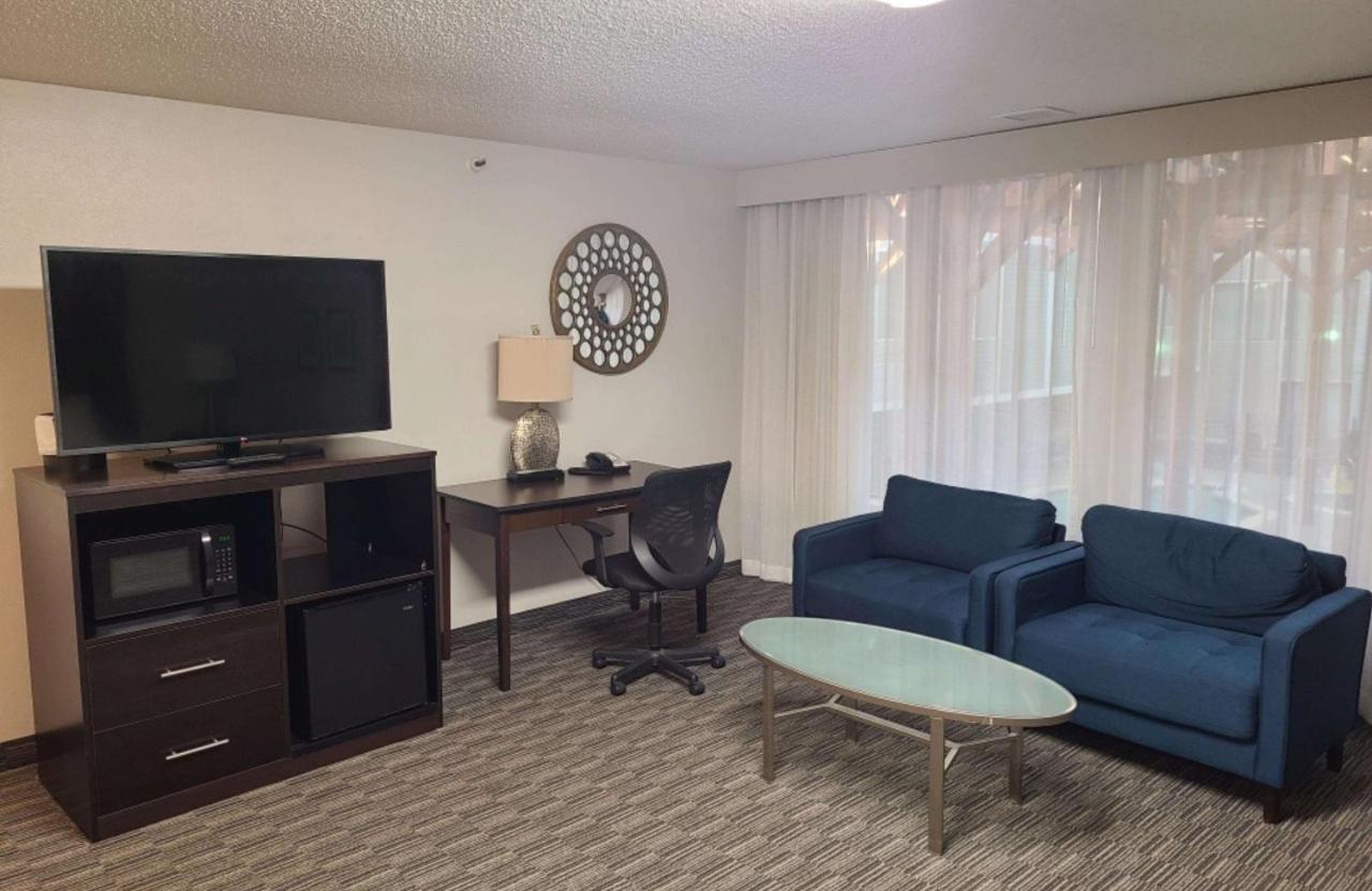 | Best Western Plus Como Park Hotel