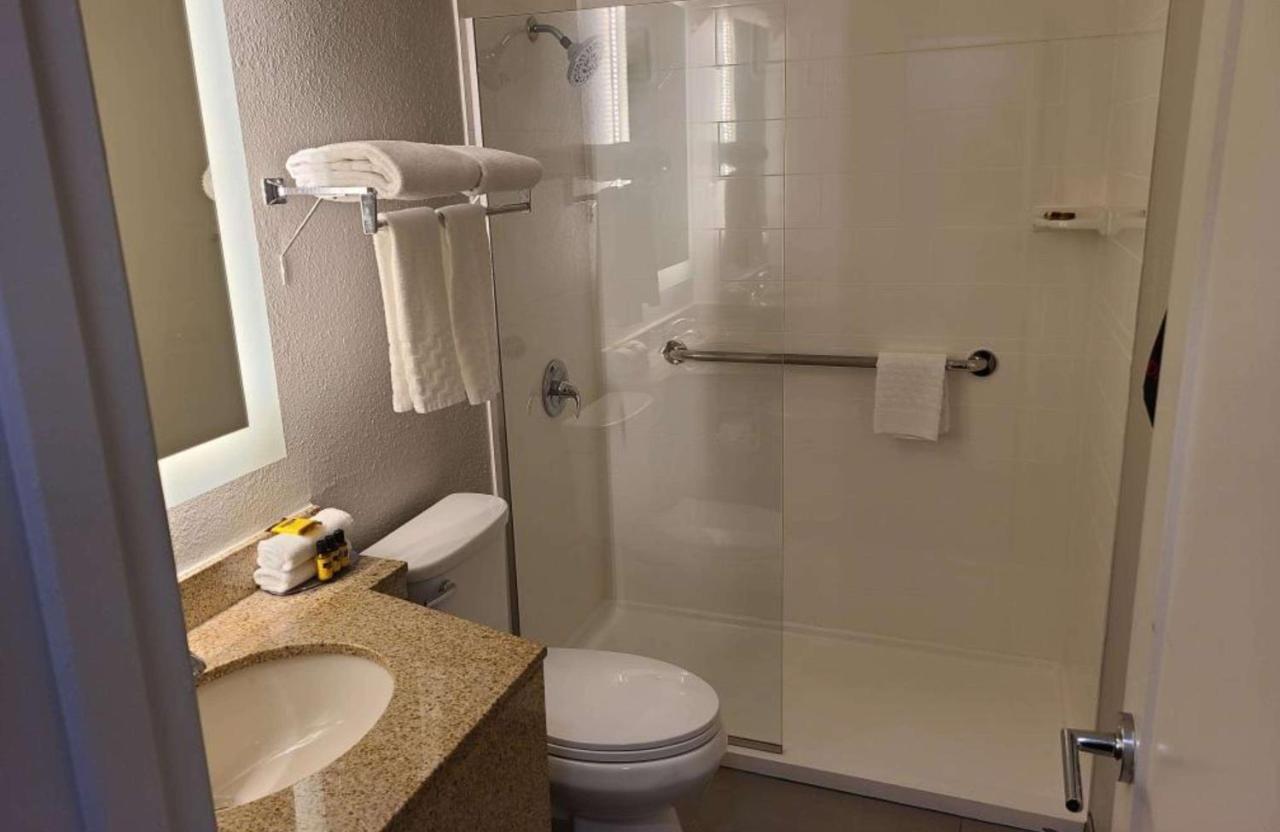 | Best Western Plus Como Park Hotel