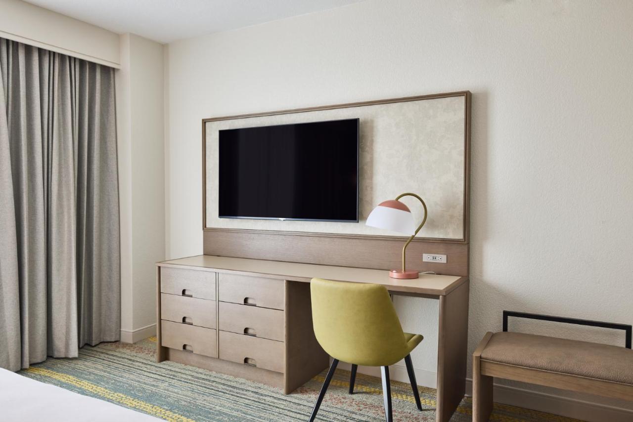 Guest Room with Two Double Beds at Renaissance® Phoenix Glendale Hotel & Conference Center