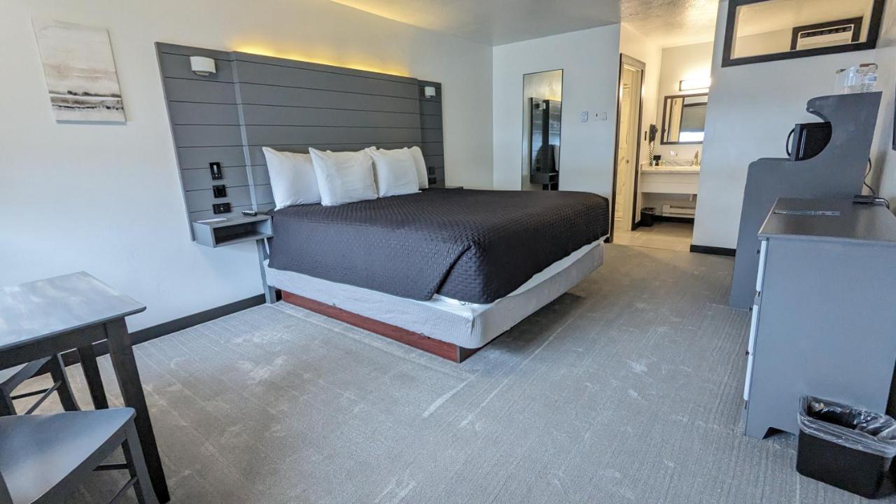 | High Desert Inn