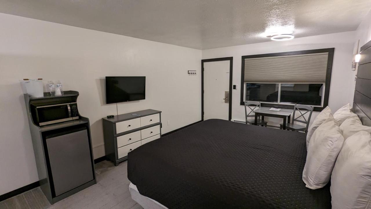 | High Desert Inn