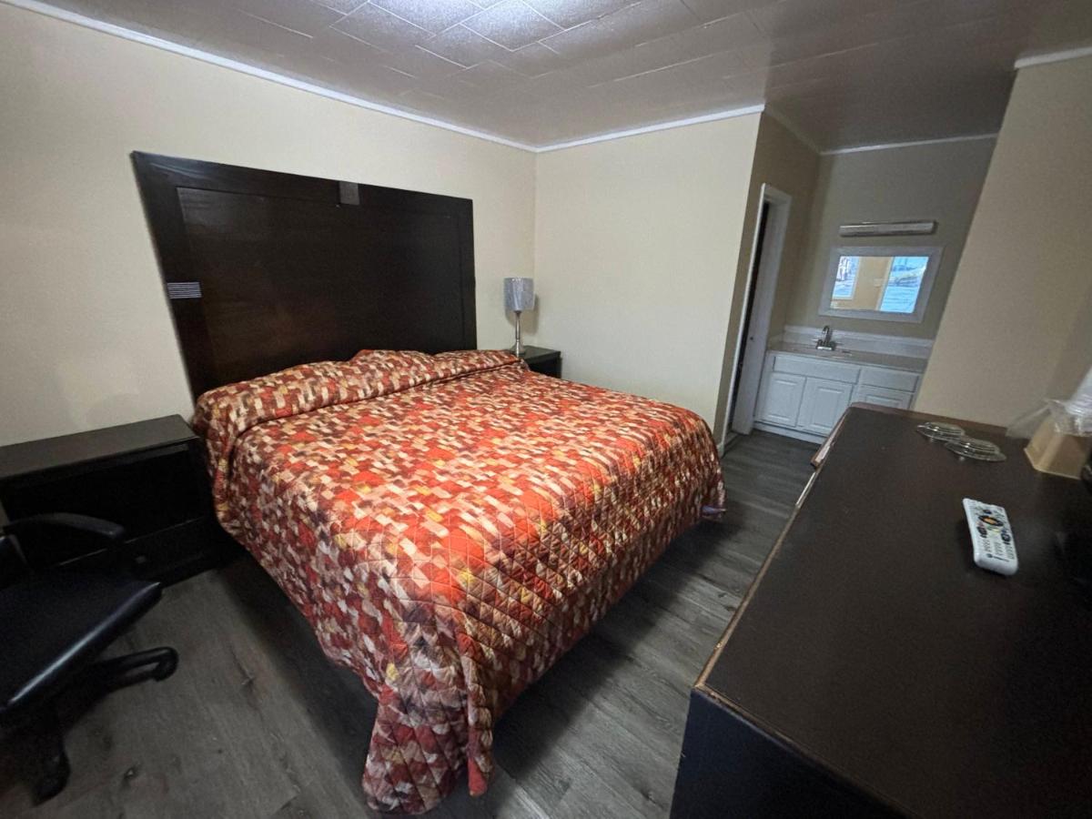  | Cook's Motel