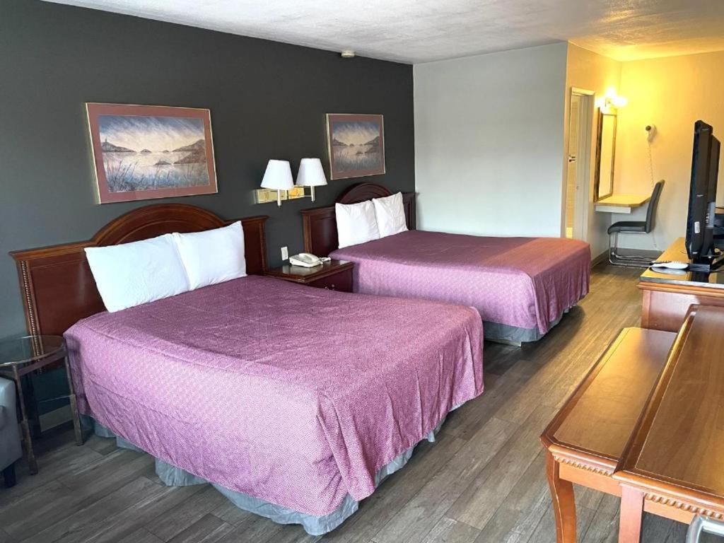 | Downtown Inn