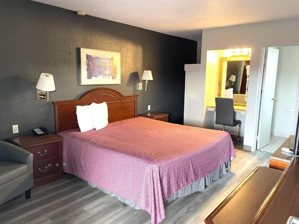 | Downtown Inn