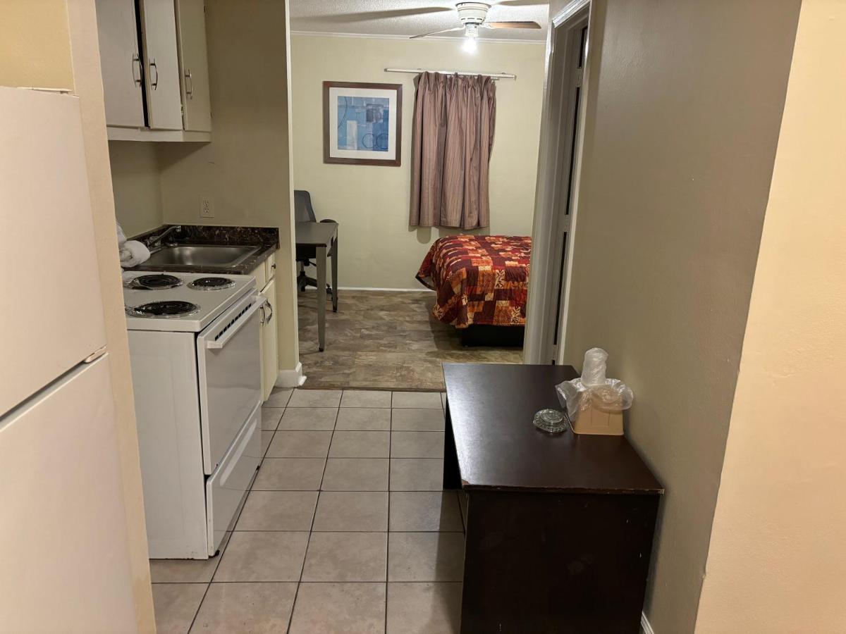  | Cook's Motel