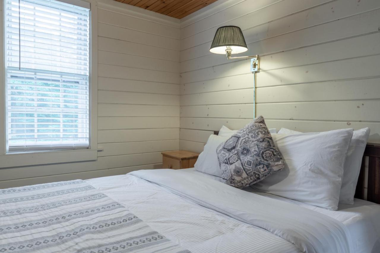 One-Bedroom Suite with Garden View at Cranmore Mountain Lodge Bed & Breakfast