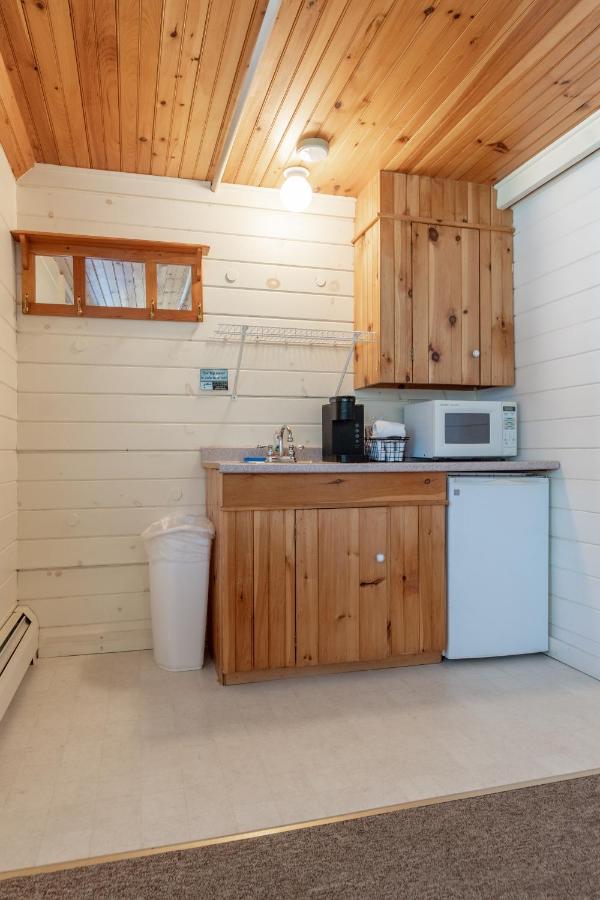 One-Bedroom Suite with Garden View at Cranmore Mountain Lodge Bed & Breakfast