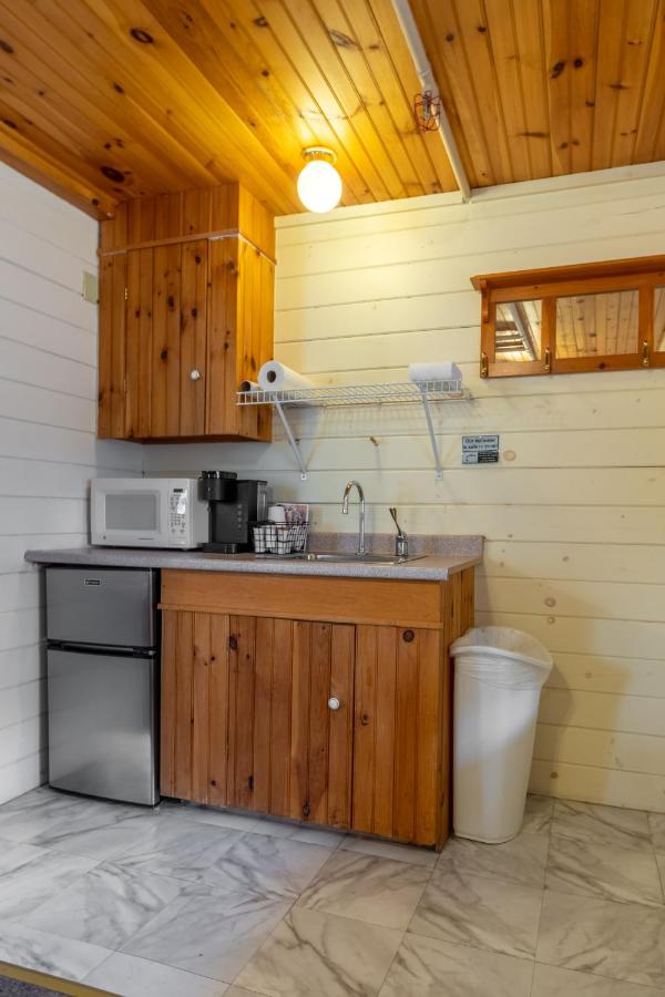 Two-Bedroom Suite - First Floor at Cranmore Mountain Lodge Bed & Breakfast