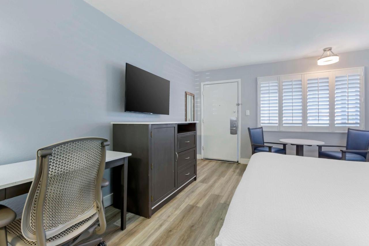 | Best Western Space Age Lodge