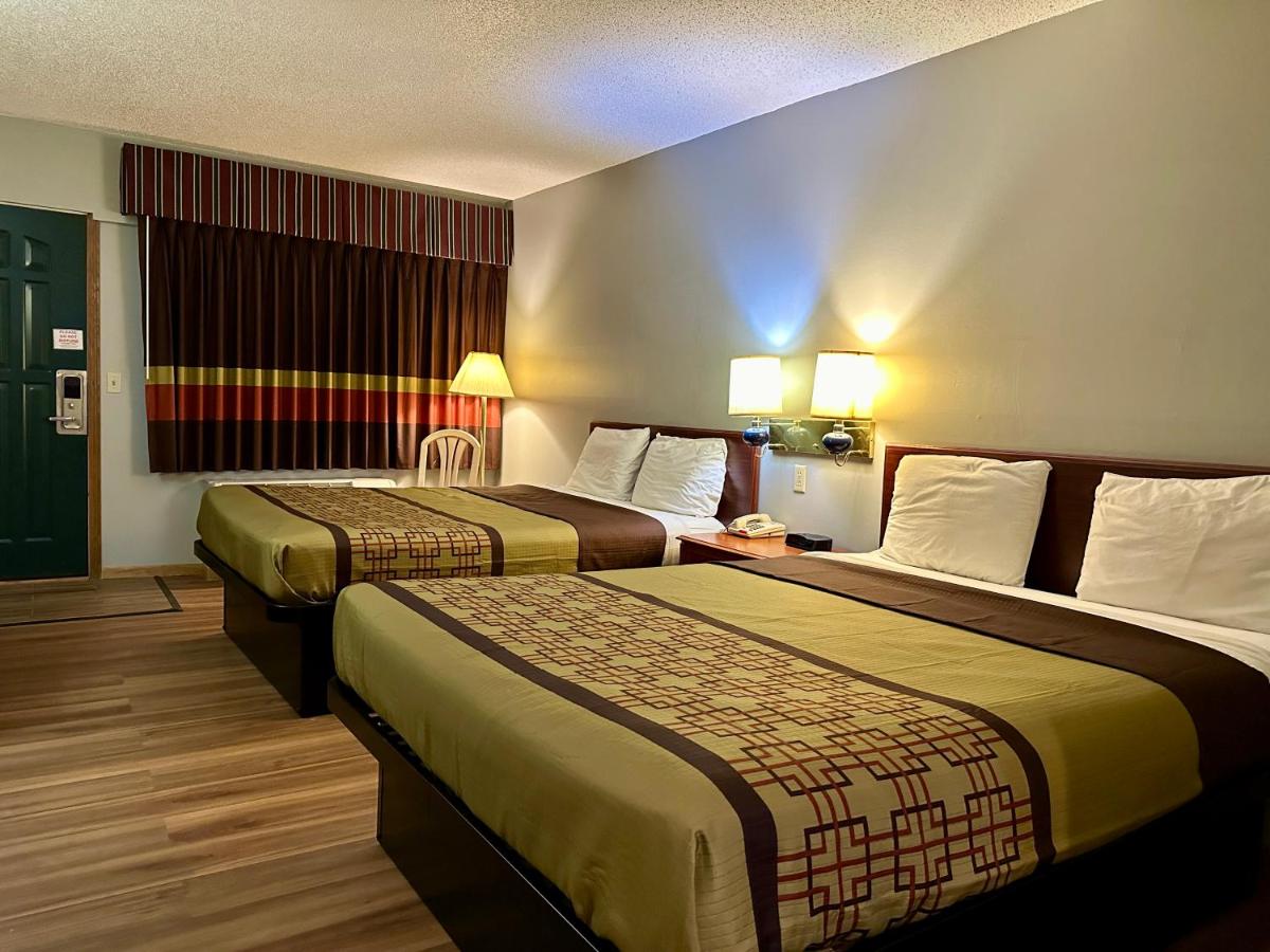  | Thunderbird Motor Inn