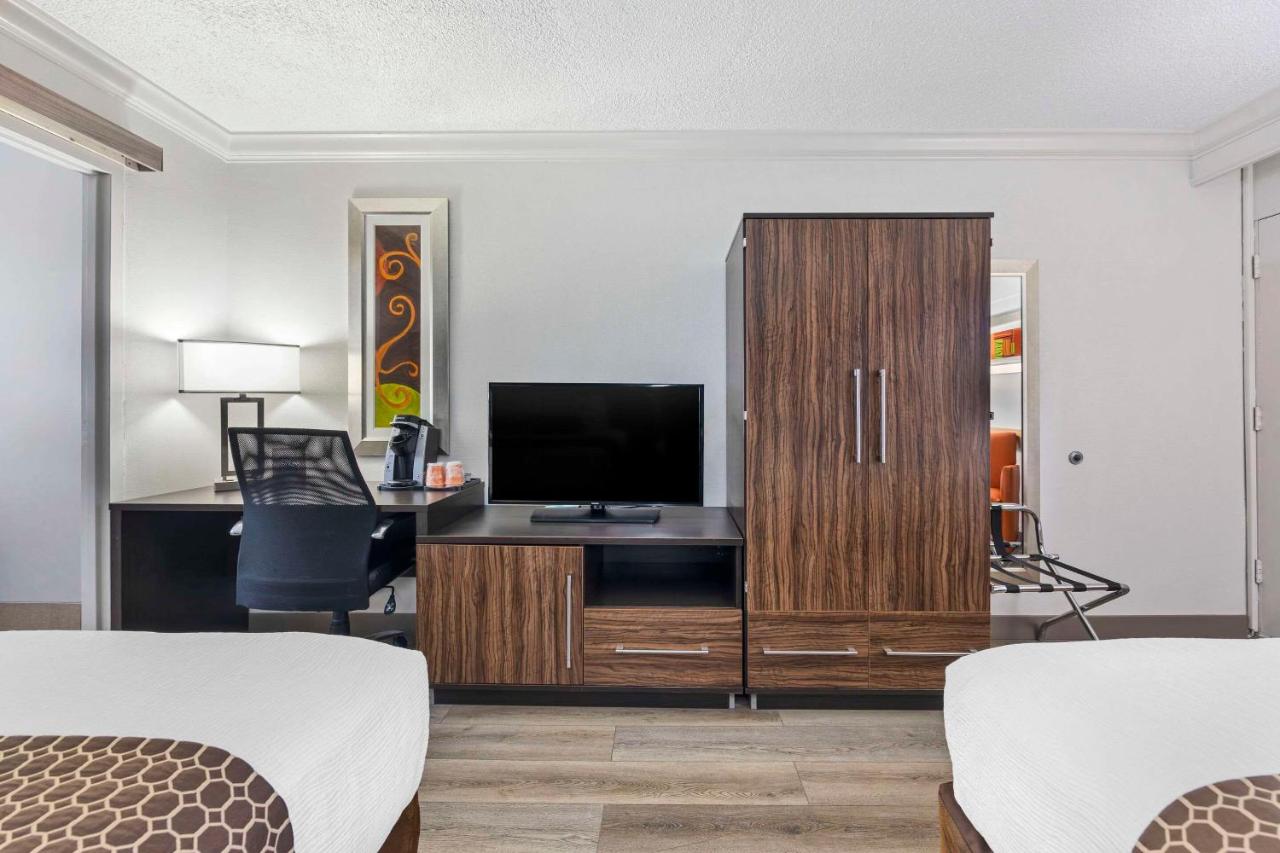 Queen Room with Two Queen Beds at The Capitol Hotel Downtown, an Ascend Collection Hotel