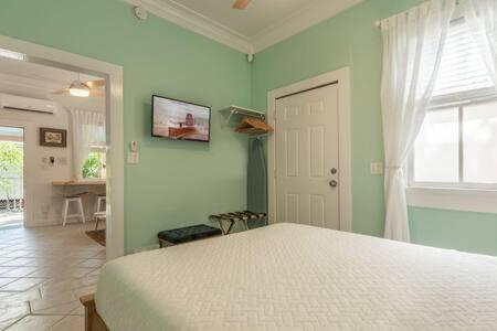 | Harborwalk Hideaways