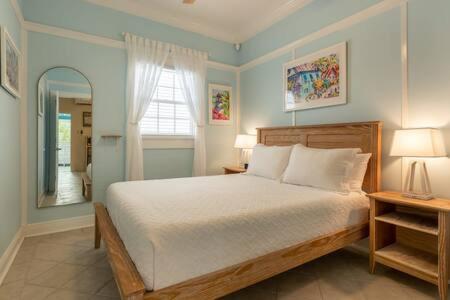  | Harborwalk Hideaways