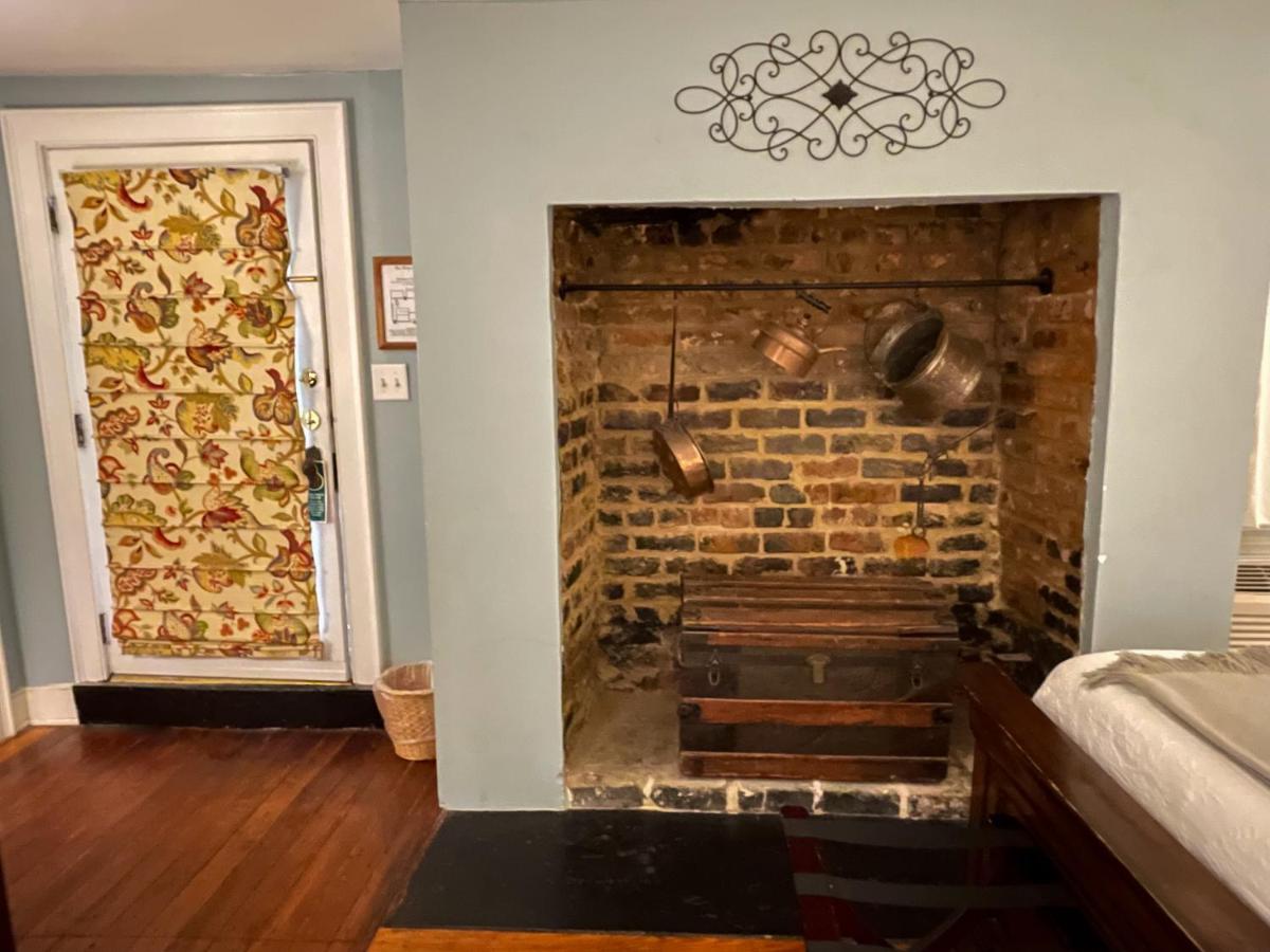 | Eliza Thompson House, Historic Inns of Savannah Collection