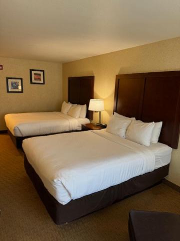 Standard Queen Room with Two Queen Beds - Non-Smoking at Comfort Inn & Suites Lincoln City