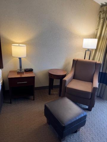 King Room - Pet-Friendly/Non-Smoking at Comfort Inn & Suites Lincoln City