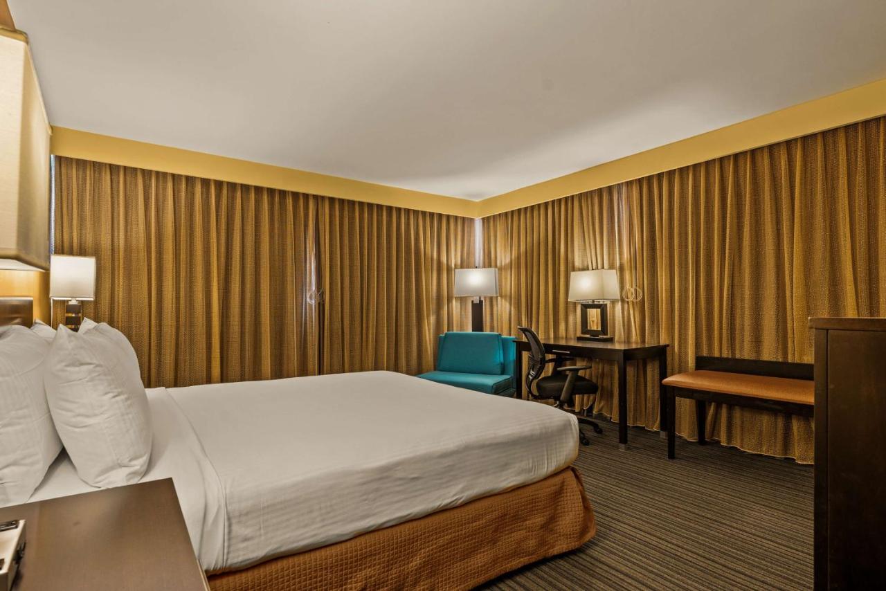 | Best Western The Plaza Hotel - Free Breakfast