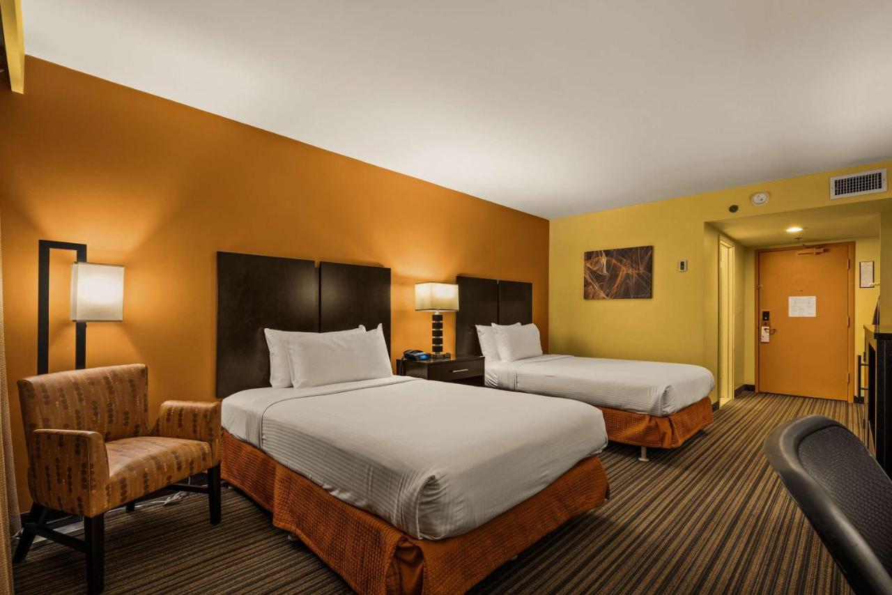 | Best Western The Plaza Hotel - Free Breakfast