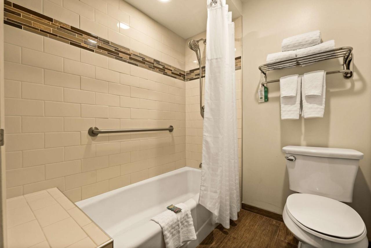 | Best Western The Plaza Hotel - Free Breakfast