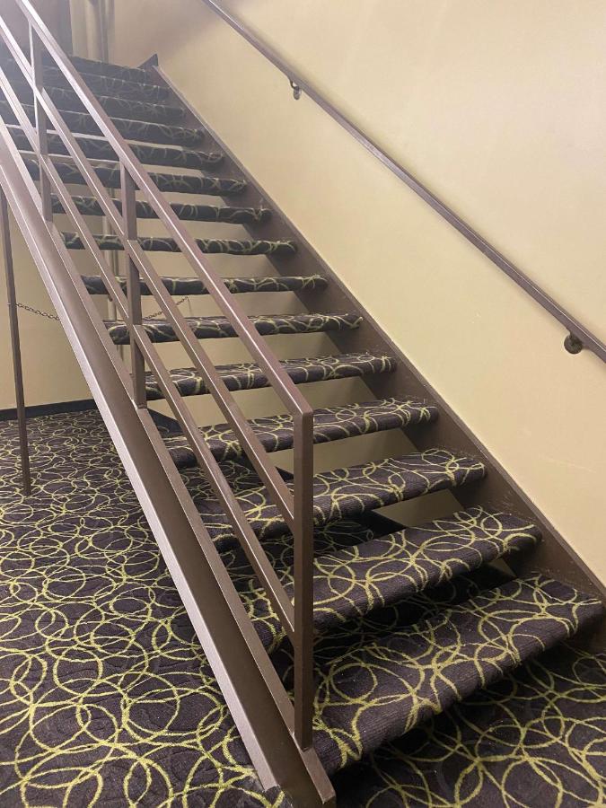King Room - Non-Smoking (Stairs Access) at Best Western Plus Kelly Inn