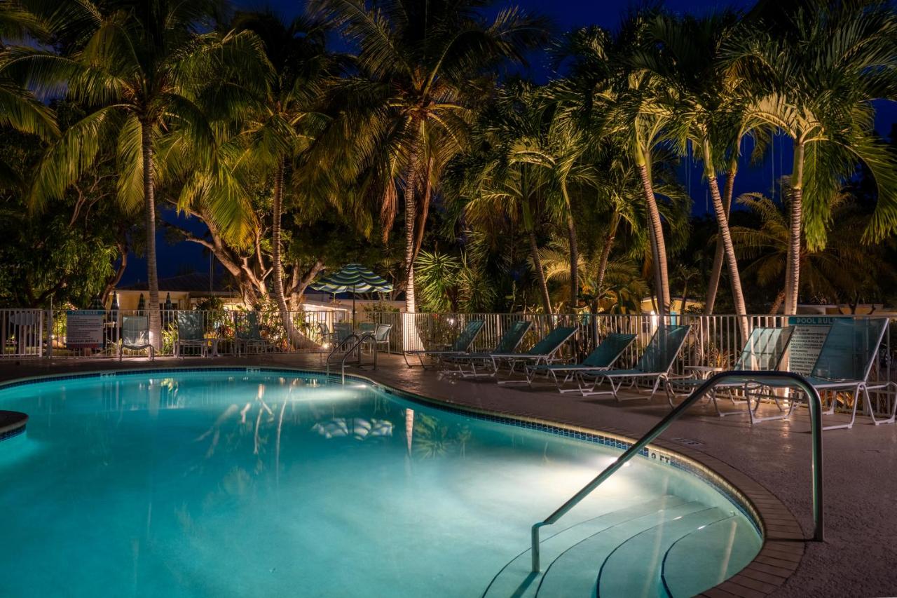 | Bay Harbor Lodge