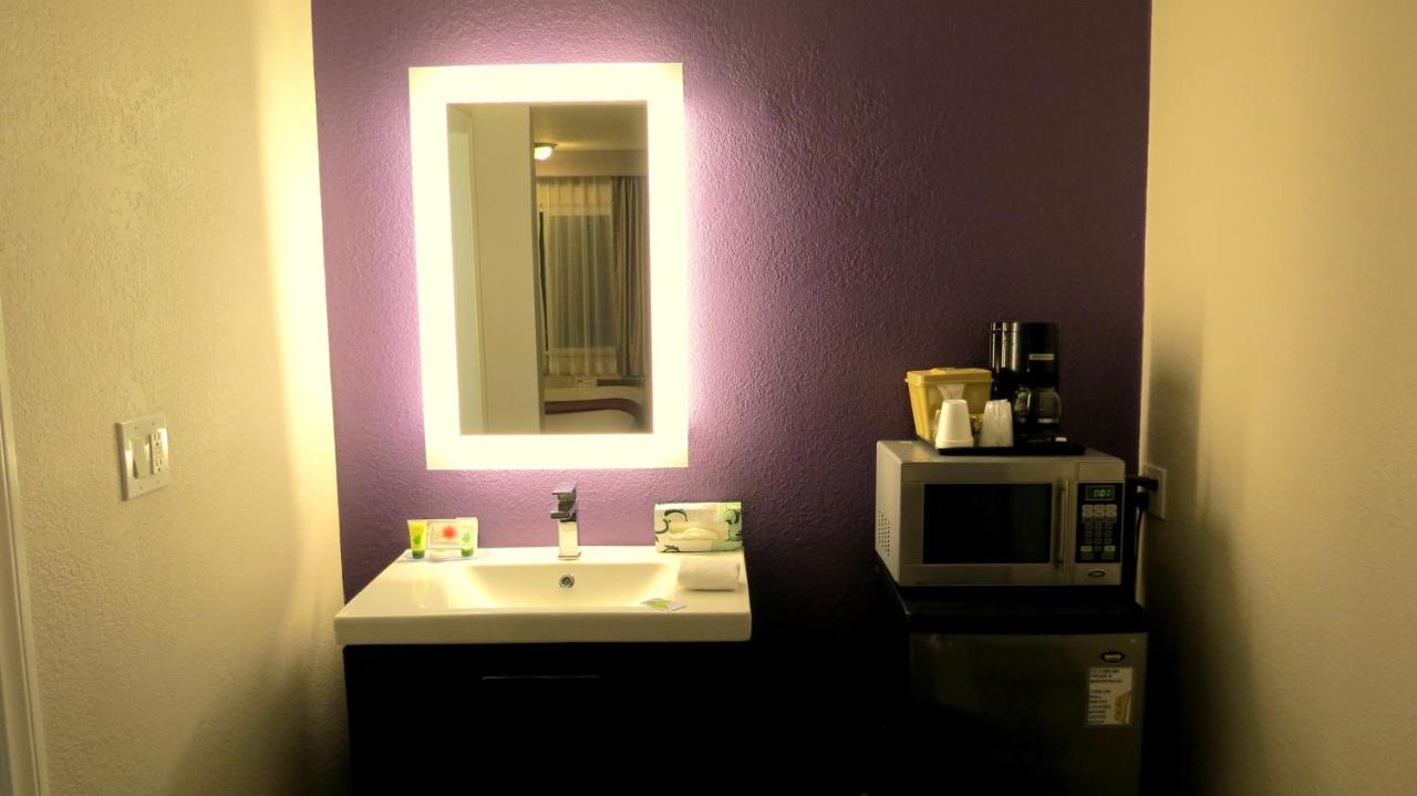 | Hotel Iris - Mission Valley-San Diego Zoo-SeaWorld
