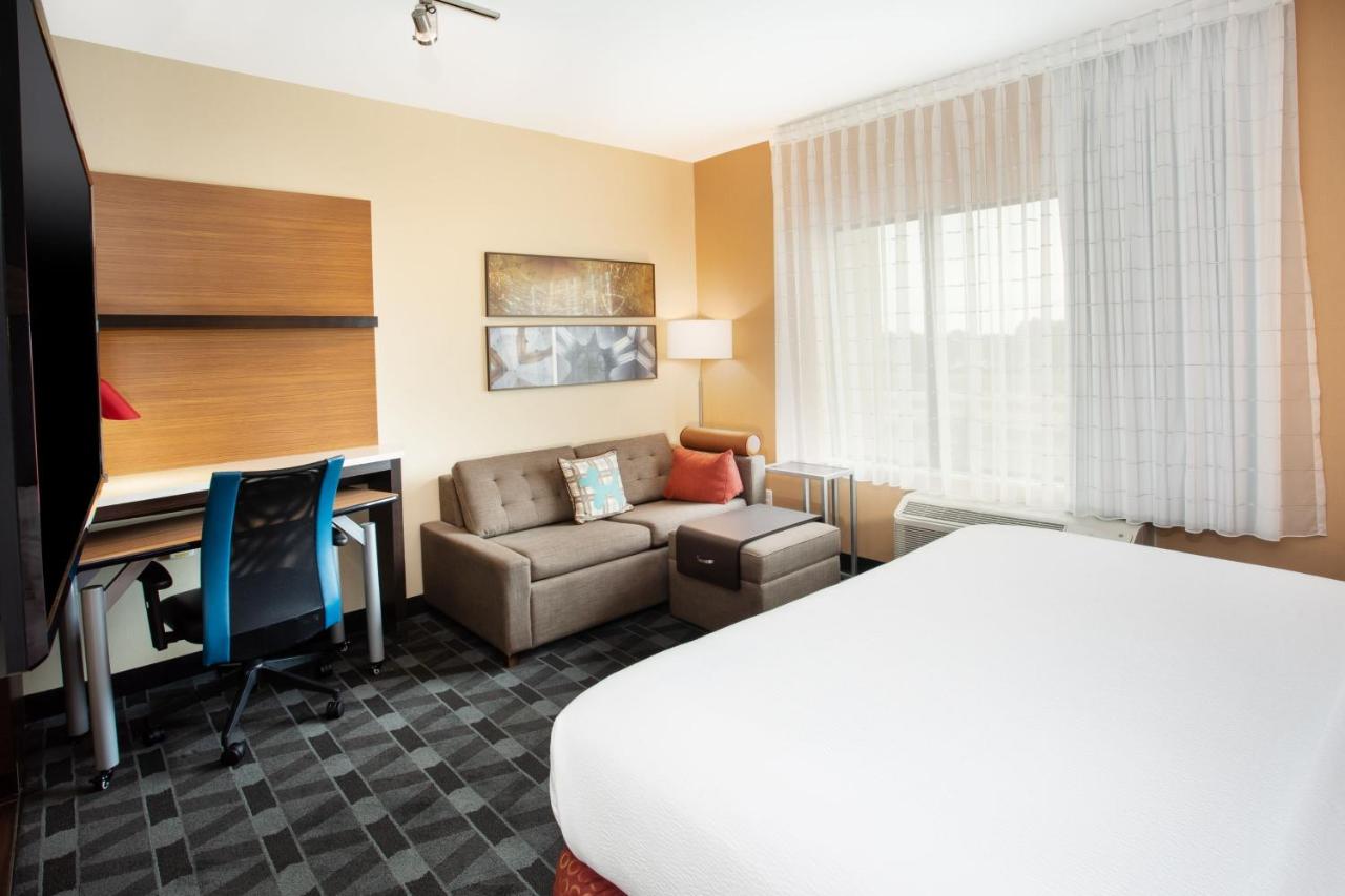 Studio, 1 King, Sofa bed at TownePlace Suites by Marriott Detroit Belleville