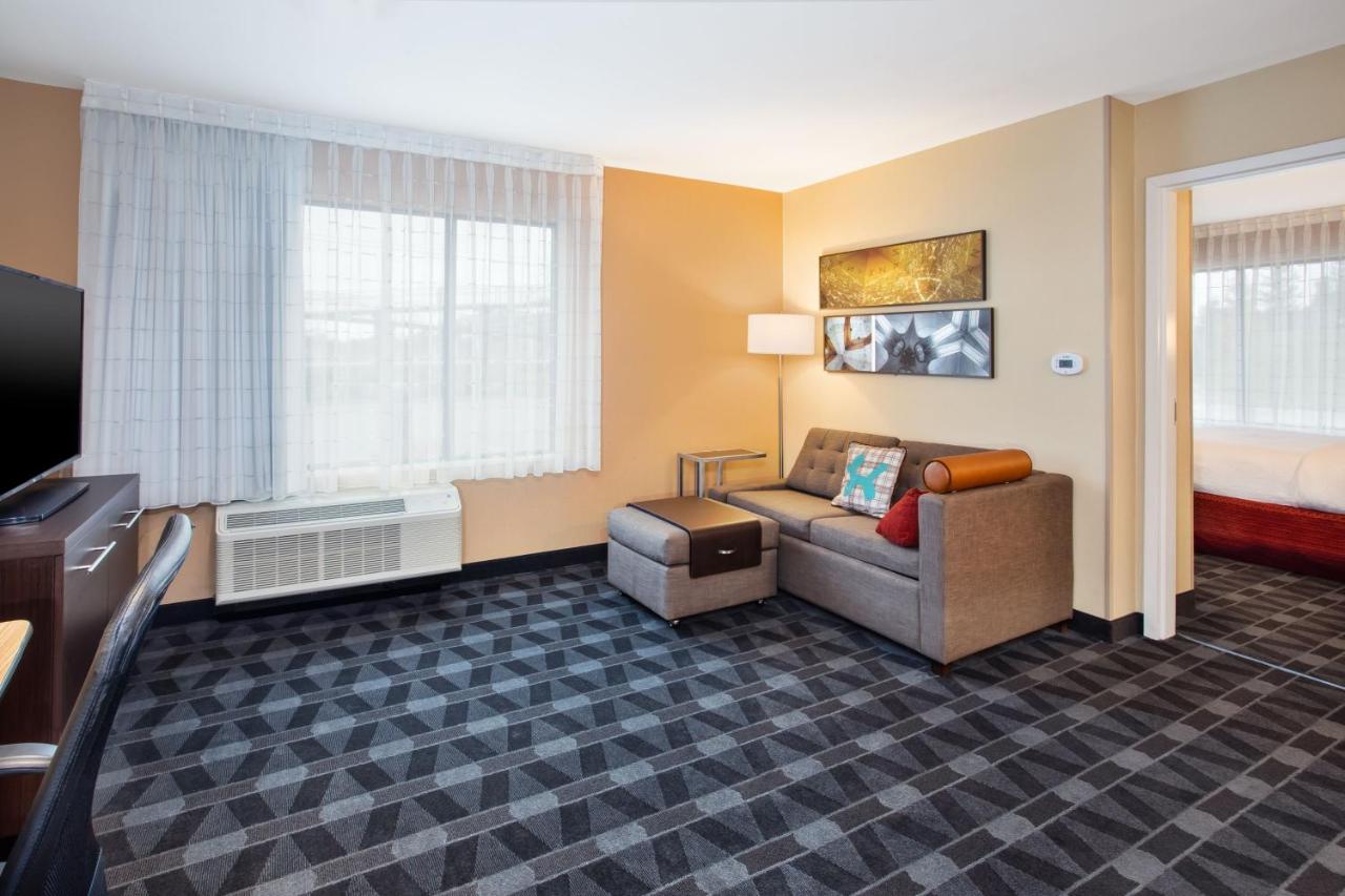 1 Bedroom Suite, 1 Queen, Sofa bed at TownePlace Suites by Marriott Detroit Belleville