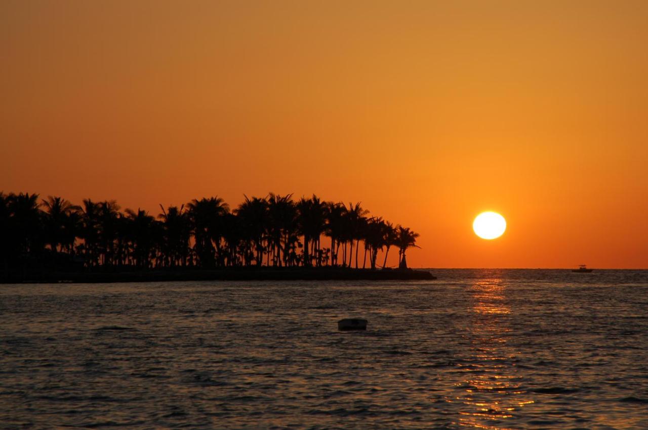 | Tranquility Bay Beachfront Hotel and Resort