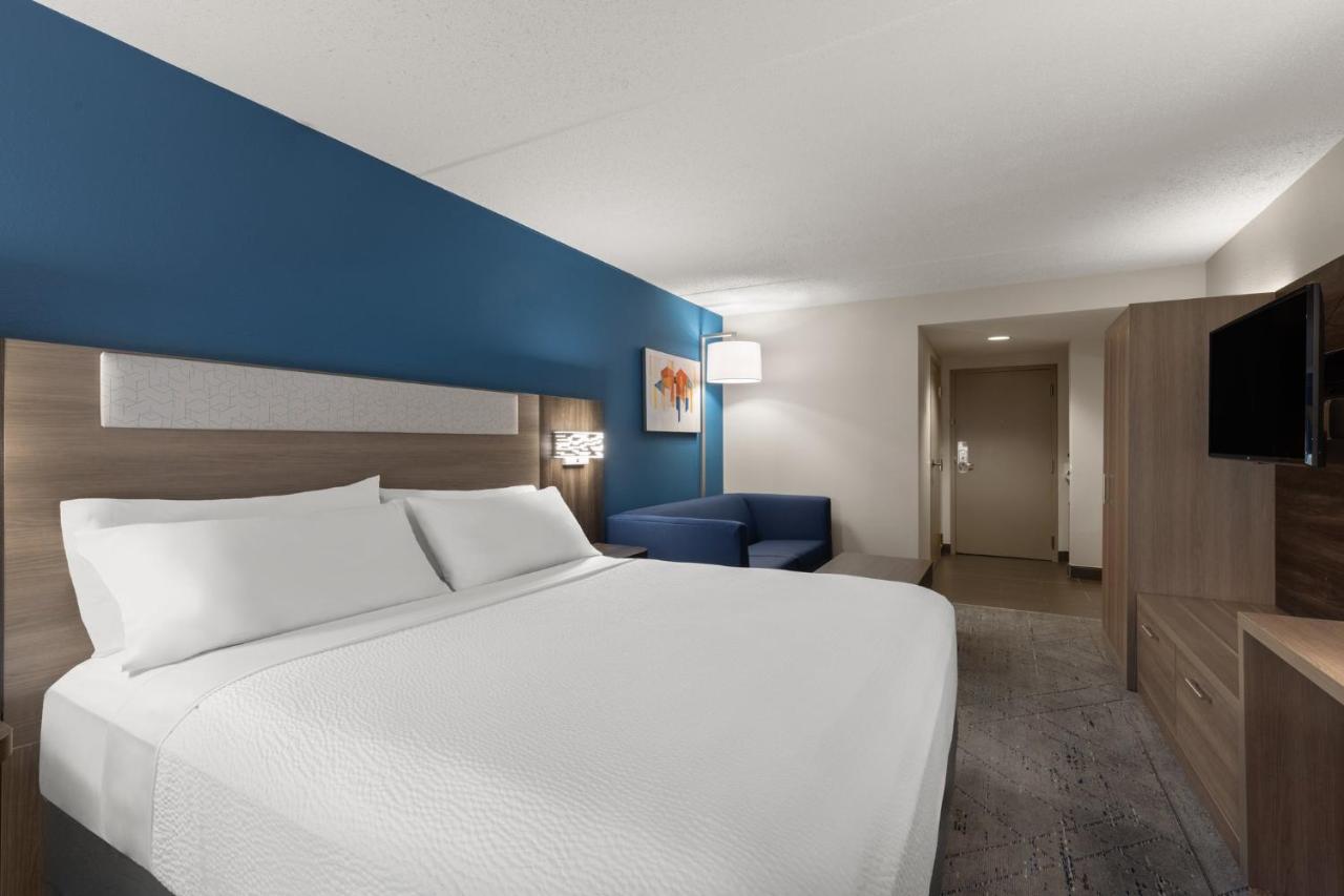 Suite - Hearing Accessible - Non-Smoking at Holiday Inn Express Hotel & Suites Danbury - I-84 by IHG