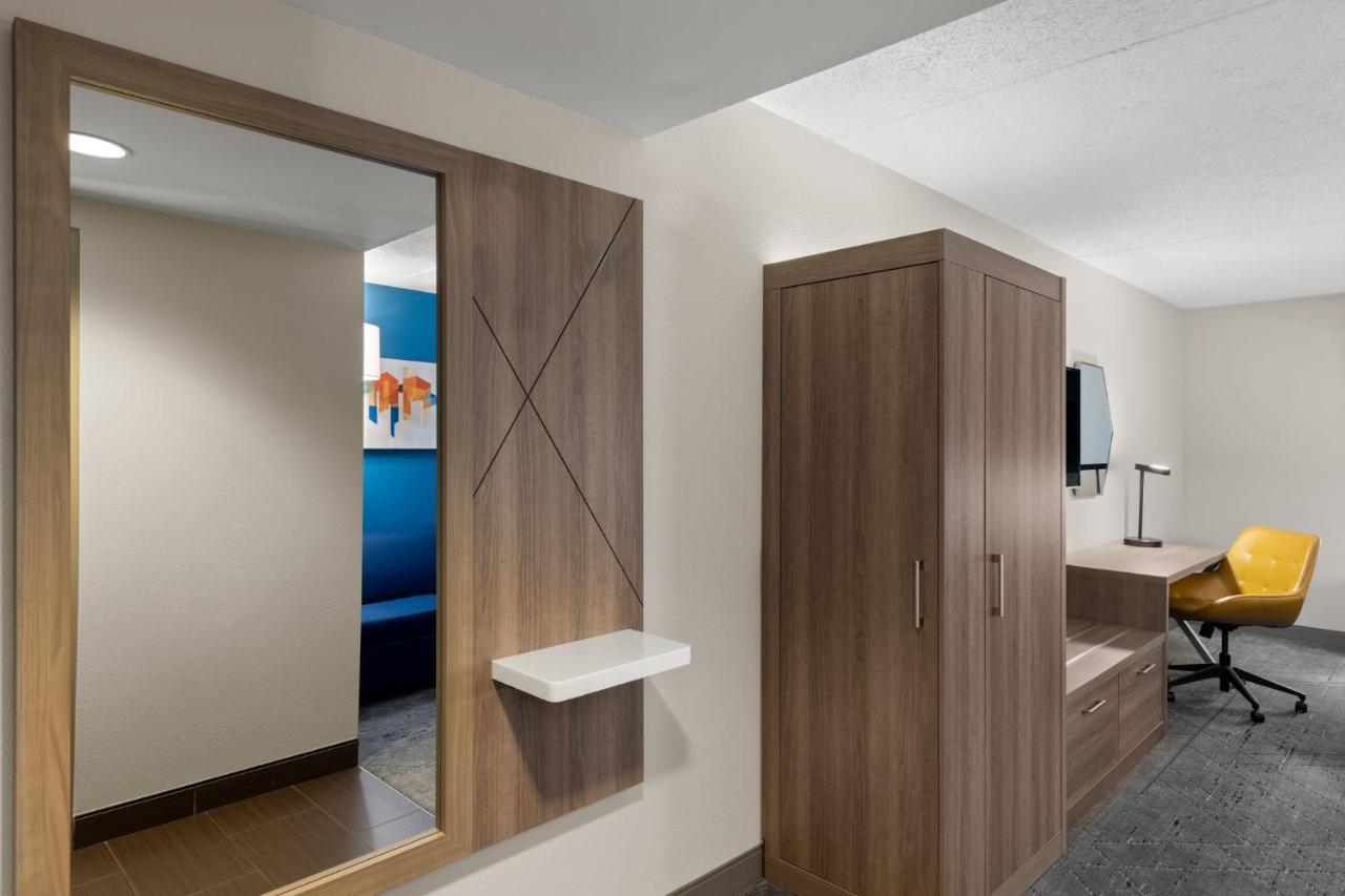 Suite - Hearing Accessible - Non-Smoking at Holiday Inn Express Hotel & Suites Danbury - I-84 by IHG