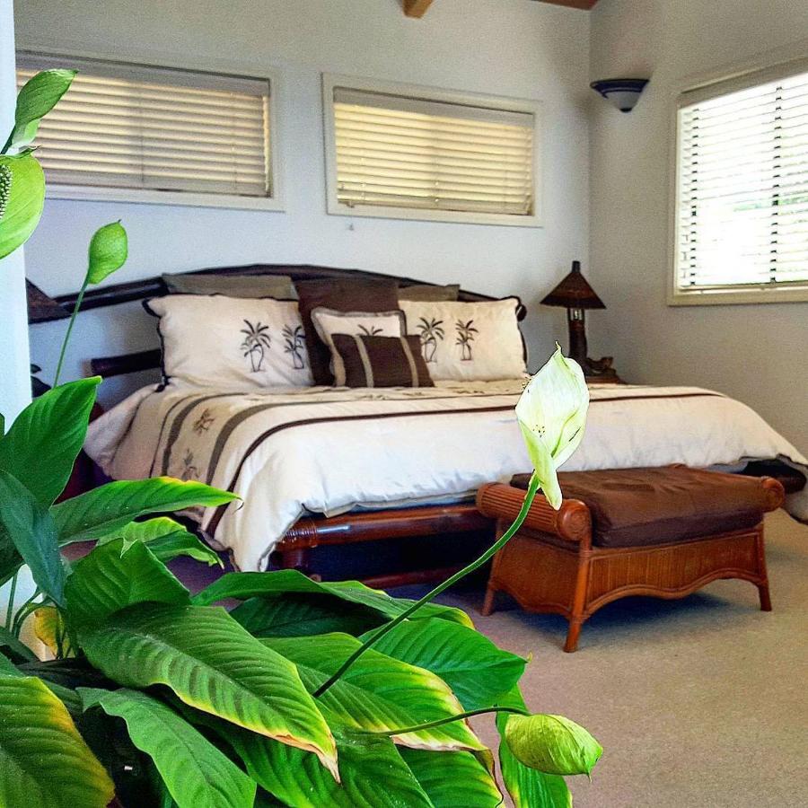| Hale Hualalai