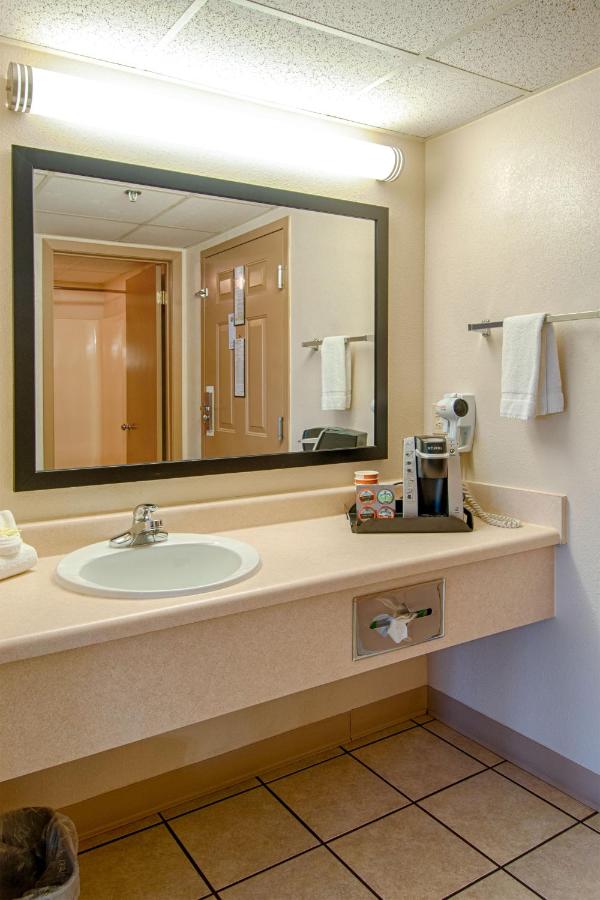 Queen Room with Two Queen Beds and Balcony at Park Tower Inn