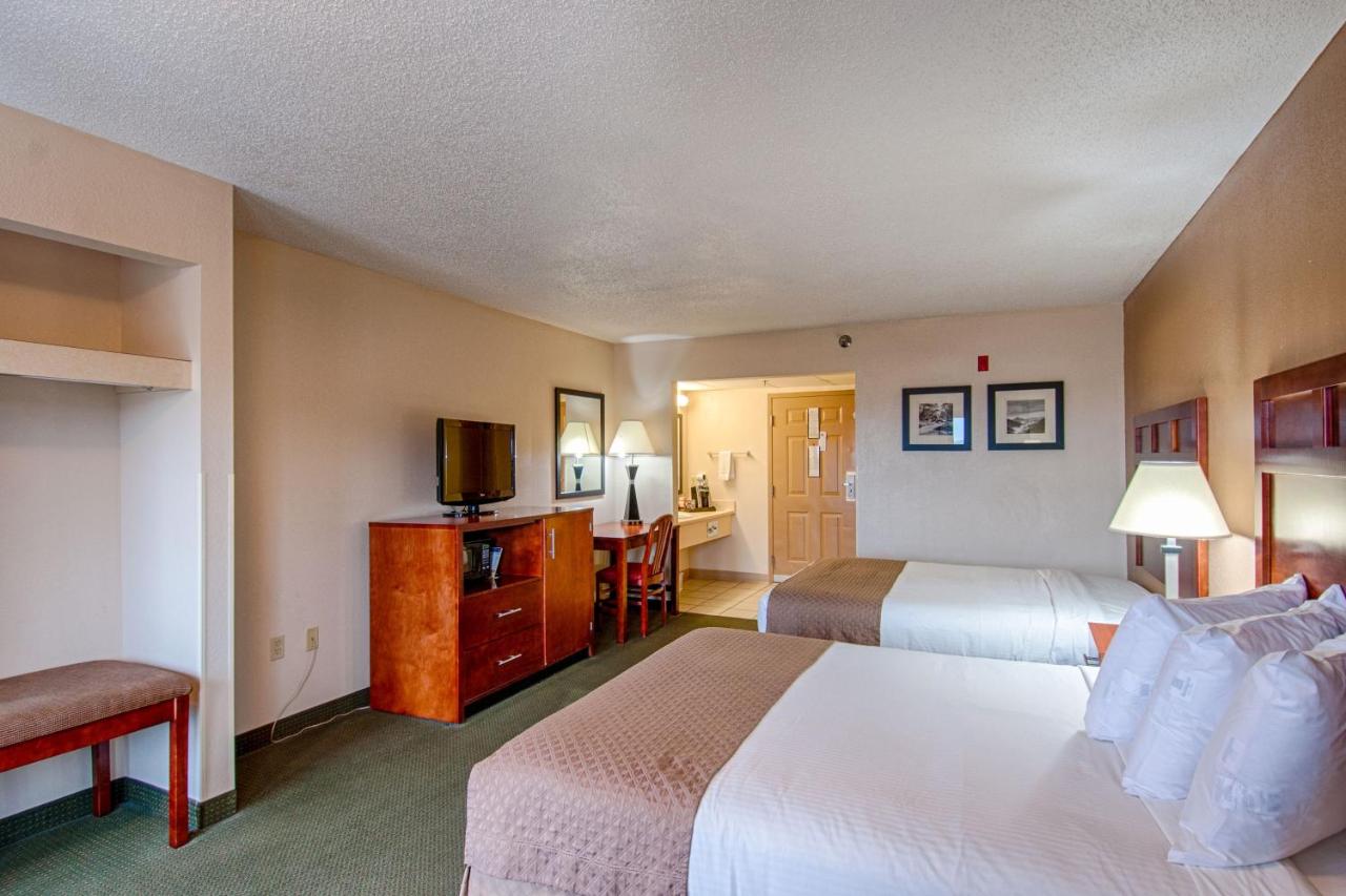 Queen Room with Two Queen Beds at Park Tower Inn