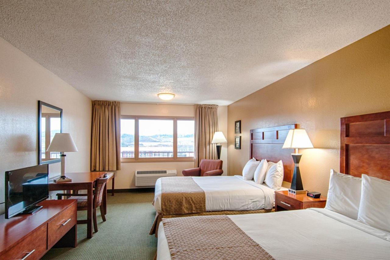 Queen Room with Two Queen Beds at Park Tower Inn