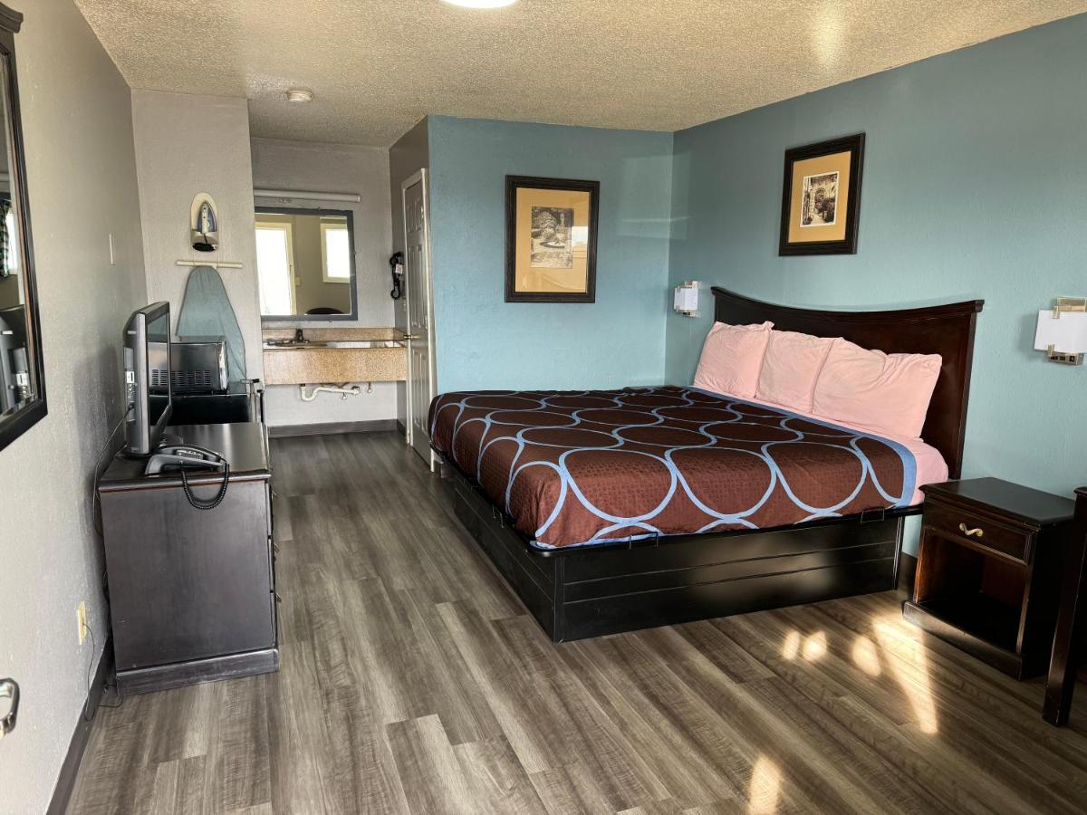 | Kansas Inn