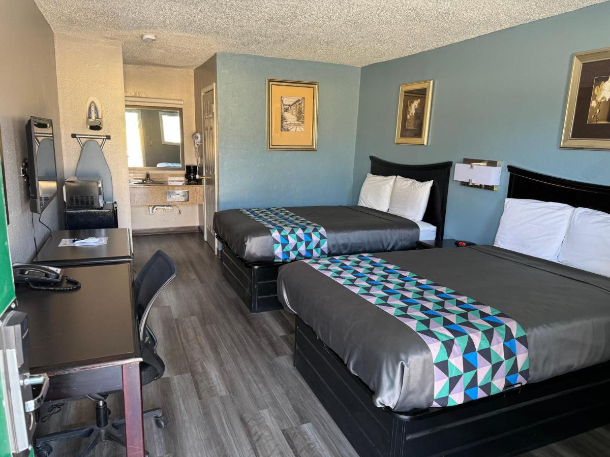 | Kansas Inn