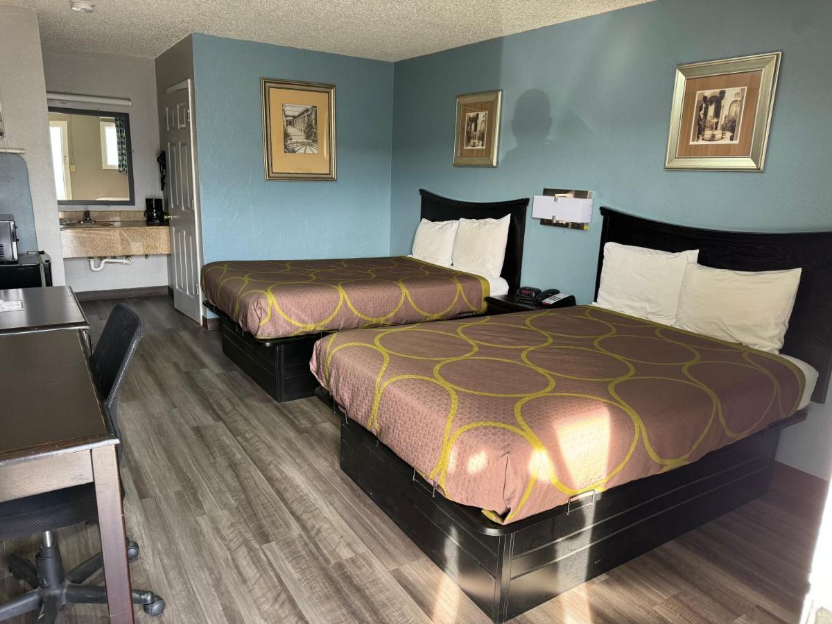 | Kansas Inn
