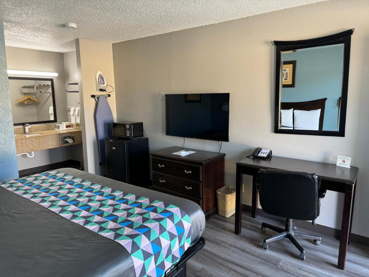 | Kansas Inn