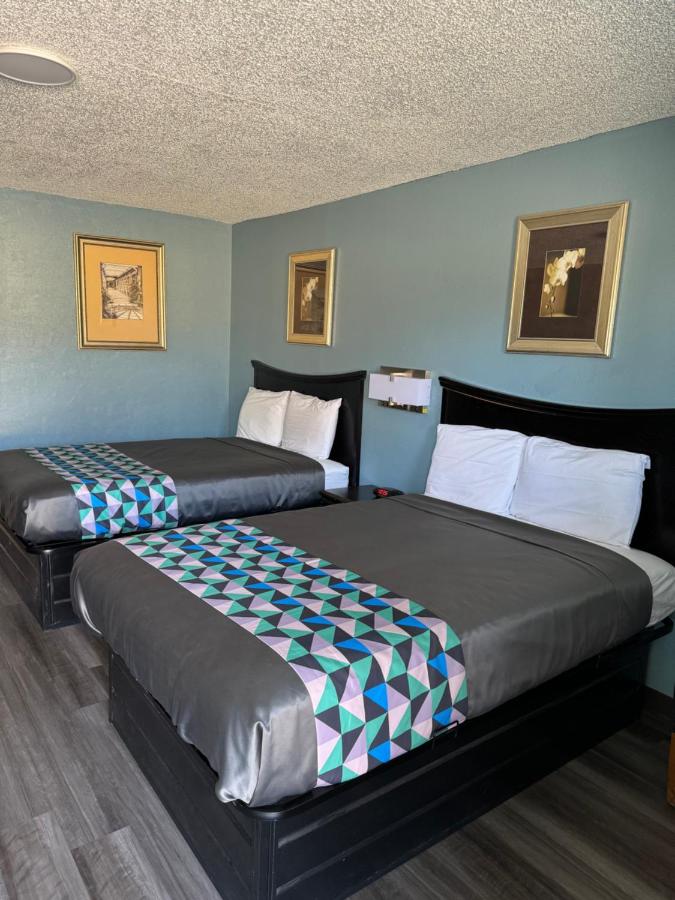 | Kansas Inn