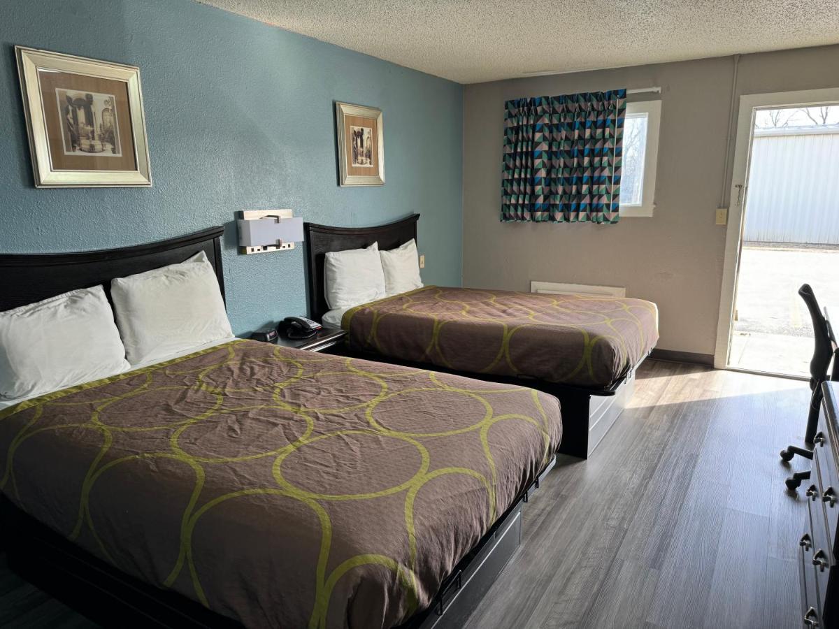  | Kansas Inn