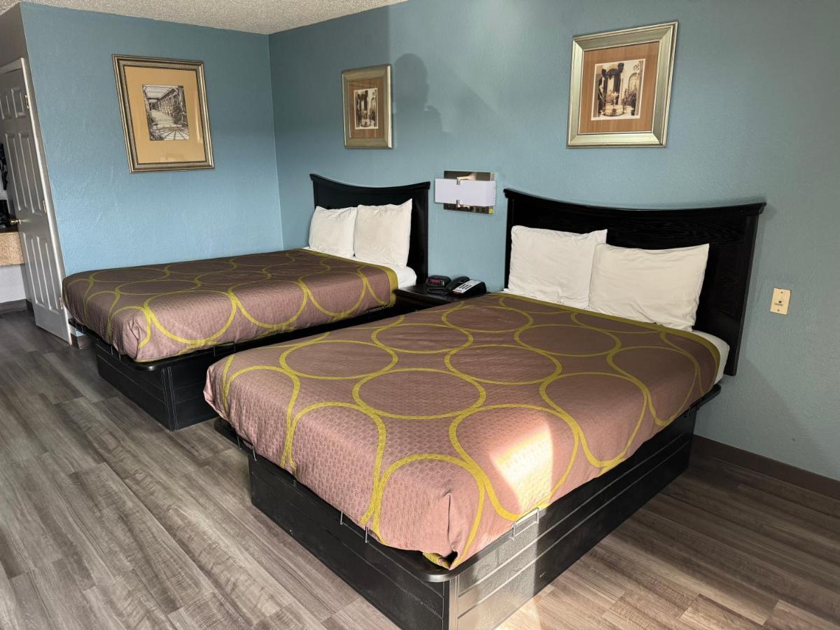 | Kansas Inn