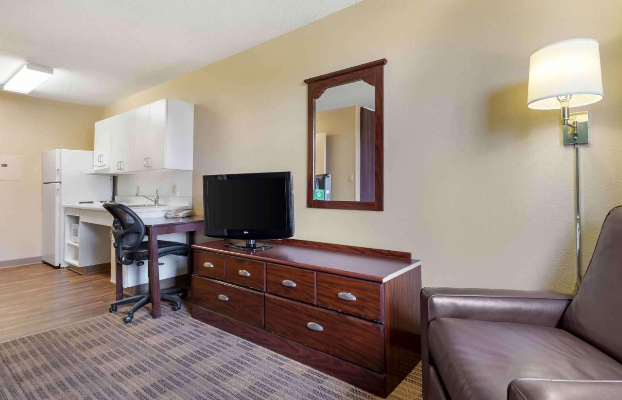Queen studio with 1 Queen Bed - Disability Access/Non-Smoking at Studio 6 Corporate Extended Stay Rochester Henrietta NY