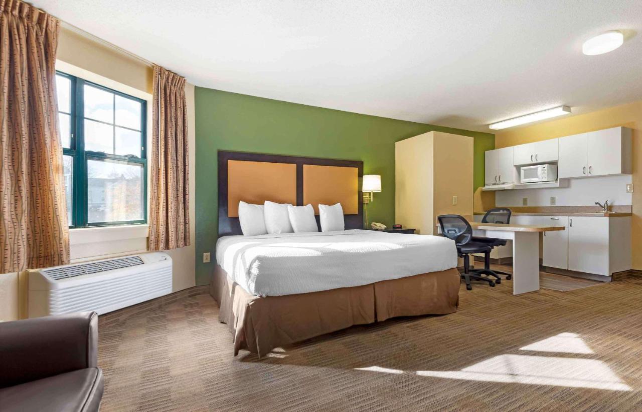 Studio with 1 King Bed - Non-Smoking at Studio 6 Corporate Extended Stay Rochester Henrietta NY