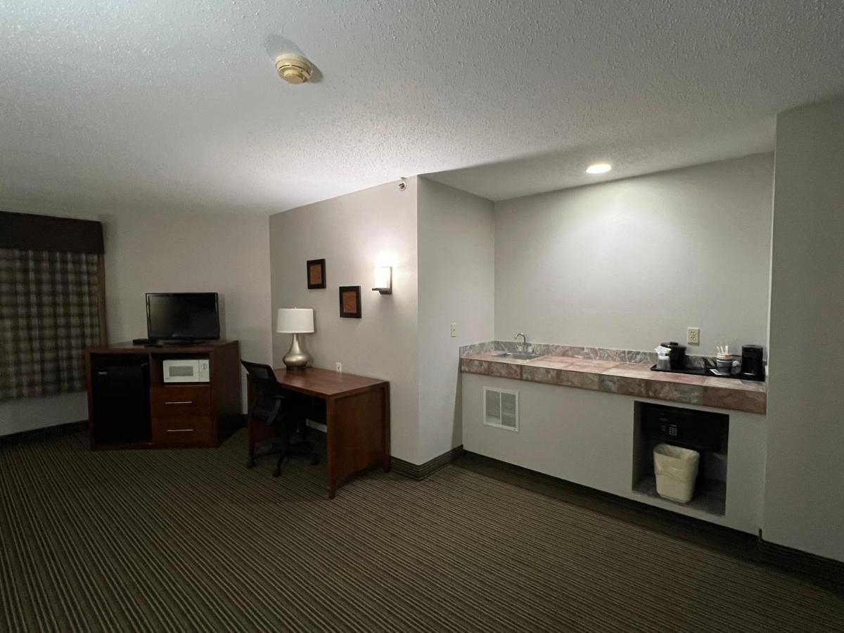 Premium King Room - Non-Smoking at Country Inn & Suites By Radisson, Battle Creek, MI