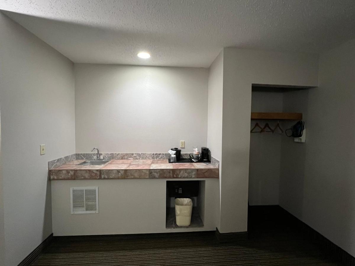 Premium King Room - Non-Smoking at Country Inn & Suites By Radisson, Battle Creek, MI
