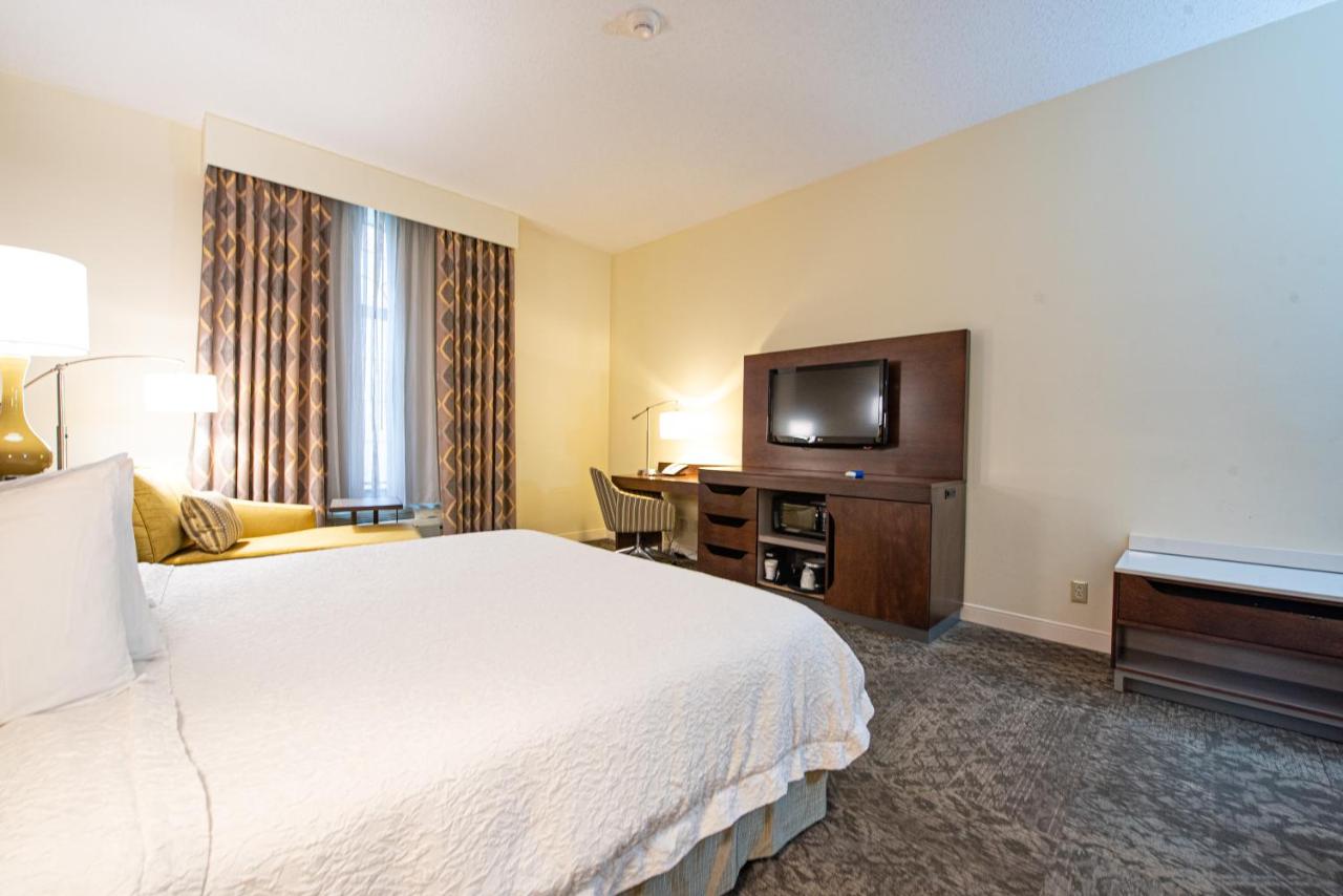 King Room - Accessible at Hampton Inn & Suites Rockville Centre