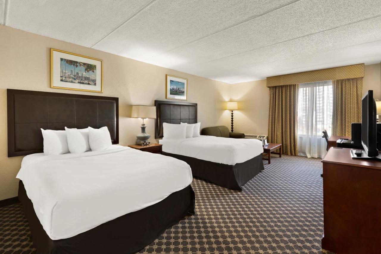 | Radisson Cleveland Airport