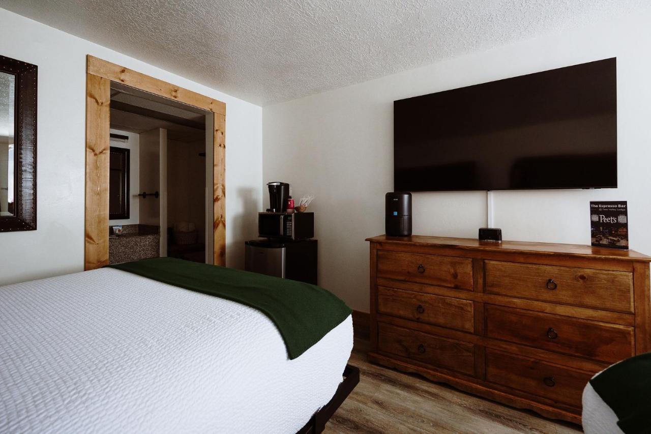 | Taos Valley Lodge