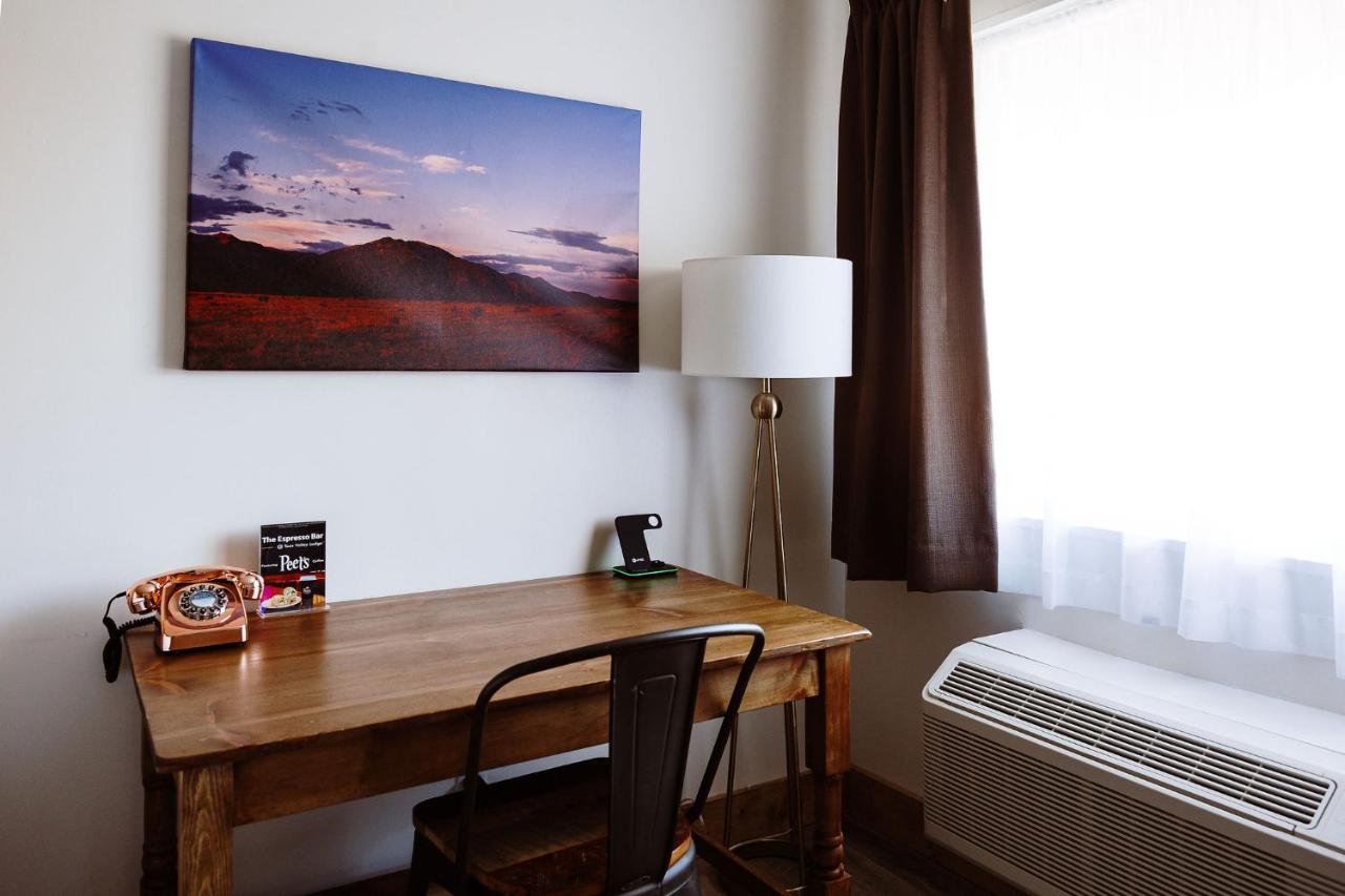 | Taos Valley Lodge